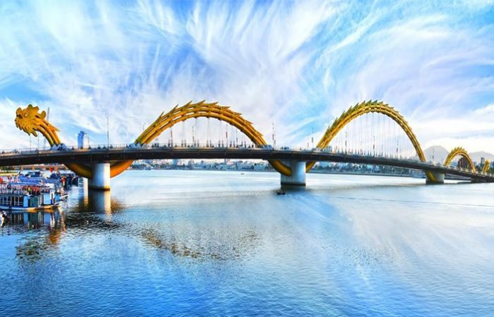 Two bridges in Vietnam have made it to the Top 6 most beautiful bridges in the world.