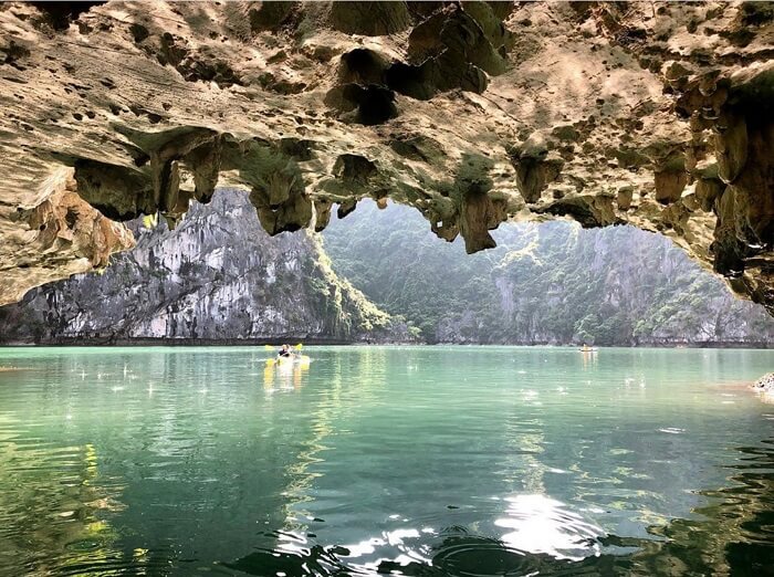 Exploring 4 Breathtaking Caves in Vietnam 4