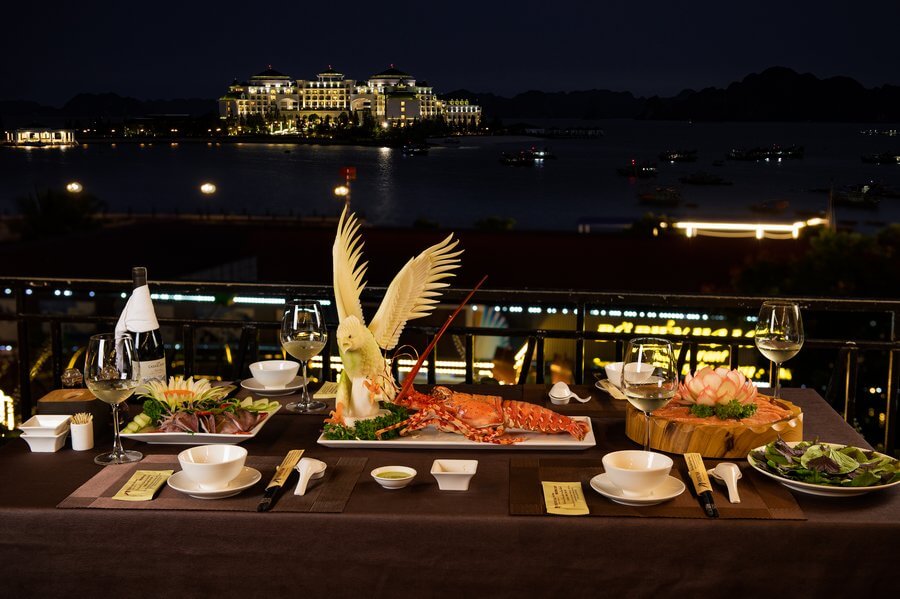 10-luxurious-ha-long-bay-restaurants-you-shouldn't-miss2