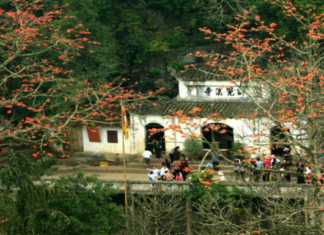 Huong Pagoda – The spiritual beauty amidst the mountainous nature huong-pagoda-the-spiritual-beauty-amidst-the-mountainous-nature1