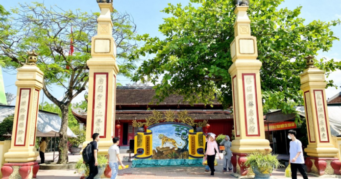 the-ong-hoang-muoi-temple-a-distinctive-cultural-and-religious-beauty-of-nghe-an1