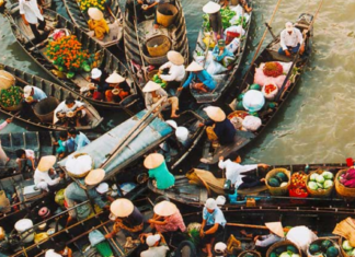 Immerse yourself in the rhythm of river life at Cai Rang Floating Market cai-rang-floating-market2