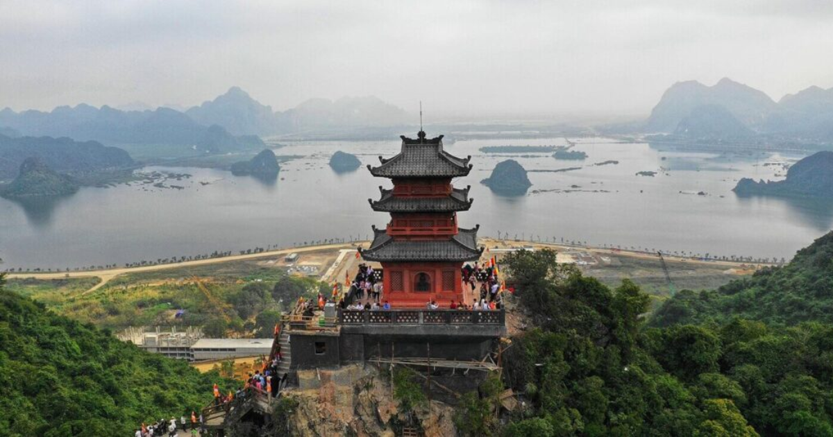 huong-pagoda-the-spiritual-beauty-amidst-the-mountainous-nature3