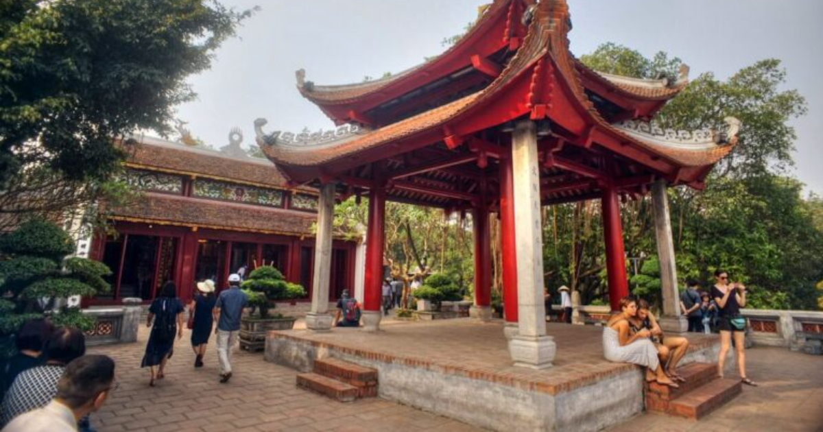 explore-ngoc-son-temple-the-precious-gem-in-the-heart-of-hanoi5