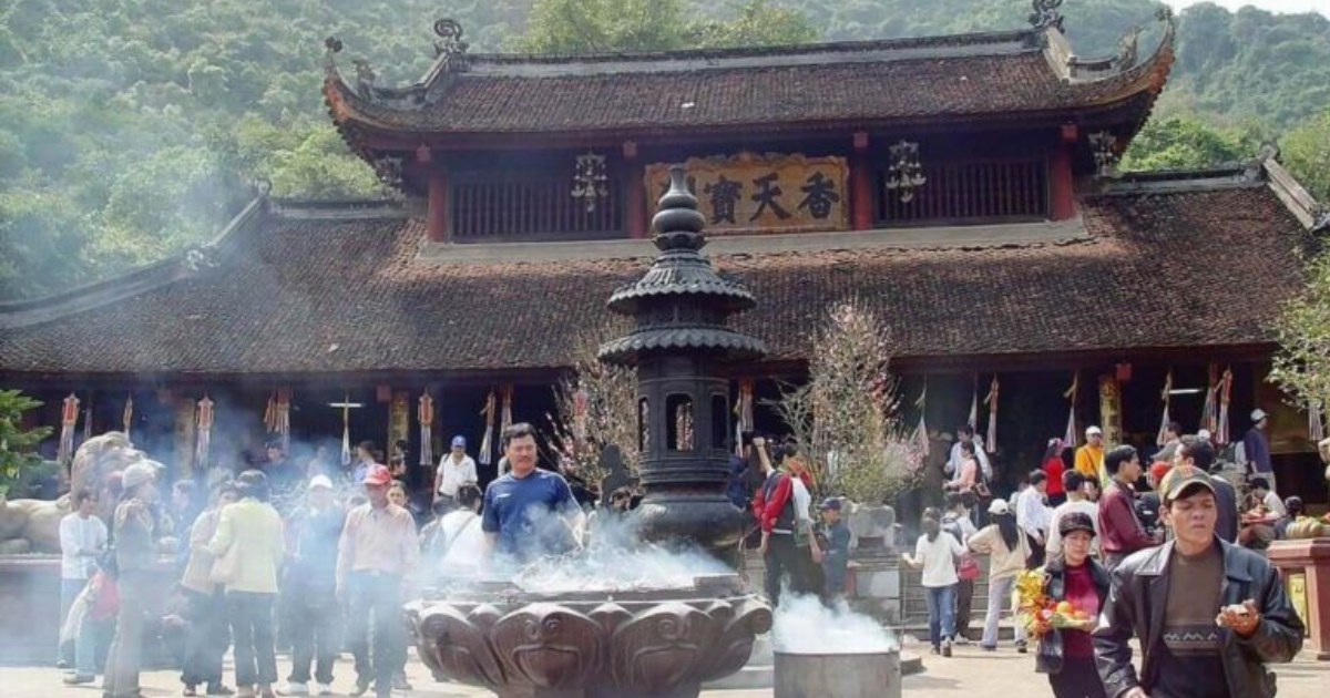 huong-pagoda-the-spiritual-beauty-amidst-the-mountainous-nature5