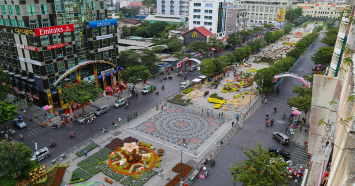 explore-nguyen-hue-walking-street-a-cultural-and-entertainment-hub-of-saigon1