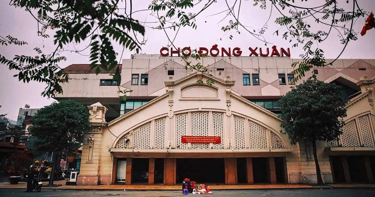 hoan-kiem-lake-pedestrian-street-a-romantic-beauty-in-the-heart-of-the-capital11