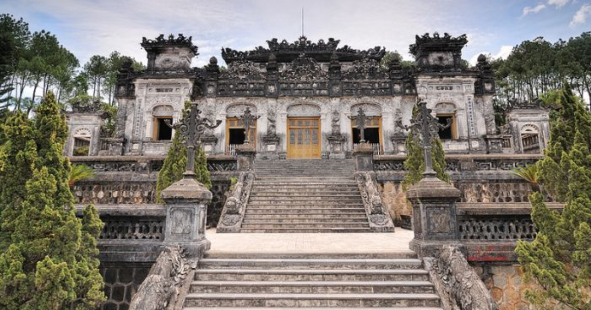 khai-dinh-tomb-a-unique-cultural-and-architectural-heritage-of-the-nguyen-dynasty8