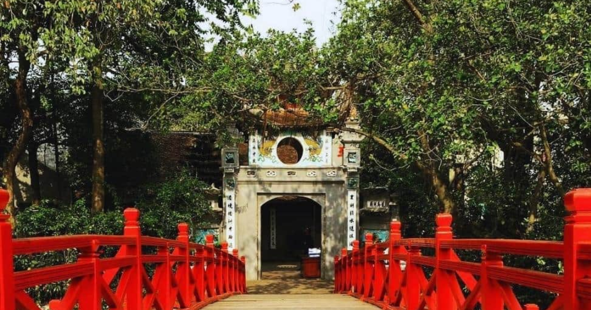 hoan-kiem-lake-a-cultural-and-historical-symbol-of-hanoi3