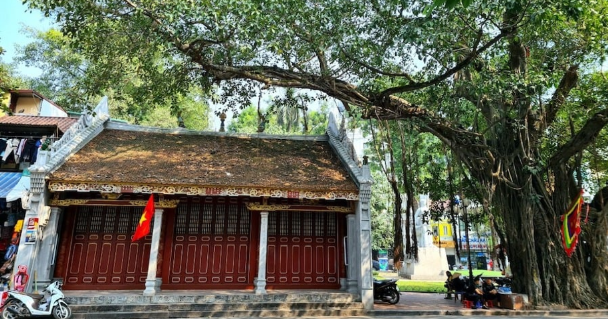 hoan-kiem-lake-a-cultural-and-historical-symbol-of-hanoi7