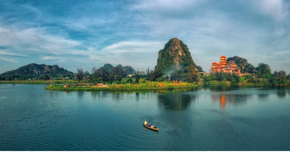 pham-van-dong-beach-a-resort-paradise-in-da-nang8