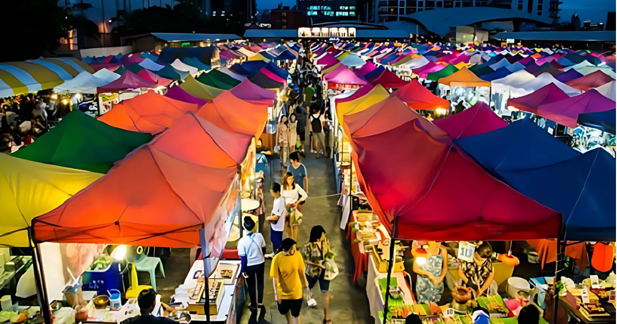 son-tra-night-market-a-must-visit-destination-for-entertainment-and-dining-in-da-nang-photo2